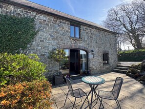 Cottage | Outdoor dining
