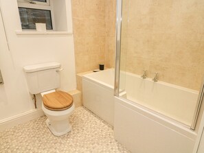 Cottage | Bathroom | Shower