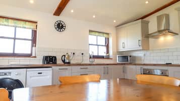 Cottage | Bếp riêng | Tủ lạnh, máy rửa bát, dụng cụ nấu nướng/bát dĩa/dao nĩa