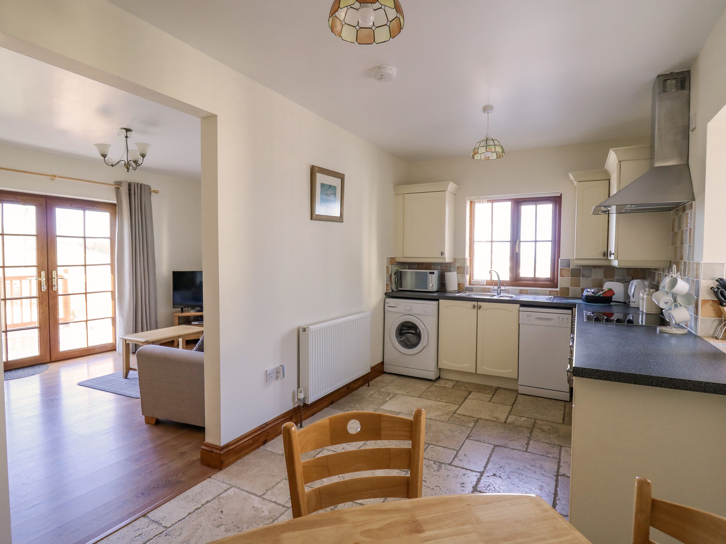 Ferienhaus | Eigene Küche | Kühlschrank, Geschirrspüler, Kochgeschirr/Geschirr/Besteck