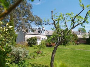 Cottage | Property grounds - 1 Cheriton Row (Tenby)