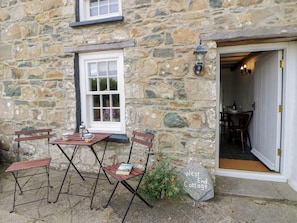 Cottage | Outdoor dining