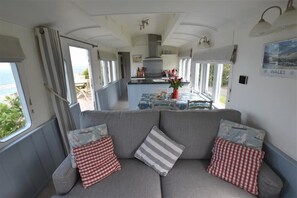 Cottage | Interior - Clifftop Carriage (Cardigan)