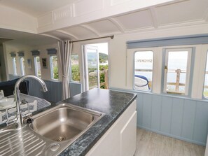 Cottage | Interior - Clifftop Carriage (Cardigan)