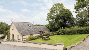 Cottage | Property grounds