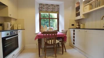 Cottage | Interior