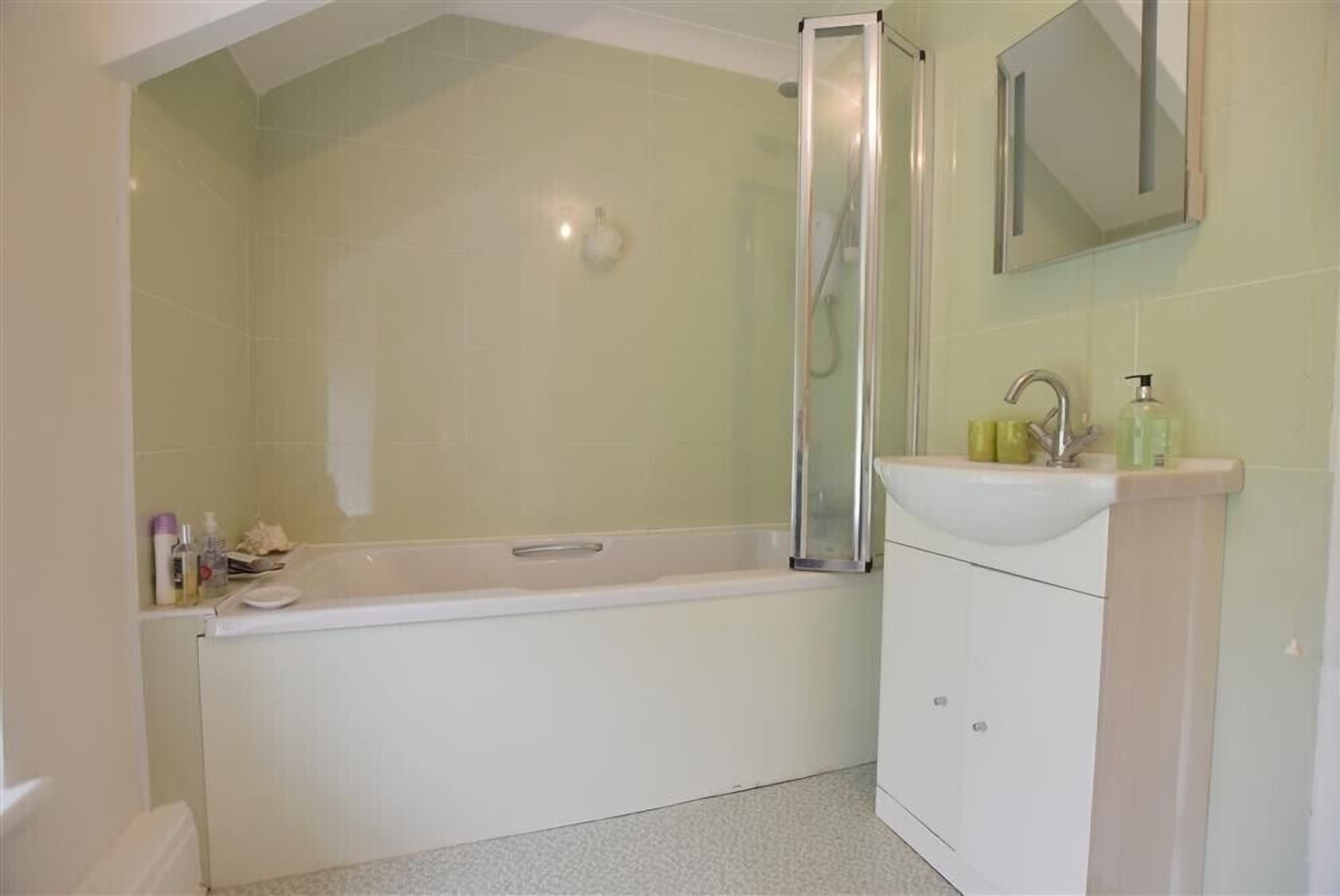 Cottage | Phòng tắm | Buồng tắm vòi sen 