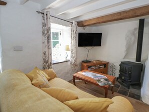 Cottage | Living area - End Cottage (Newport)