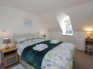 Cottage | Interior - End Cottage (Newport)