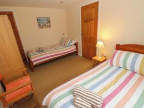 Cottage | 3 bedrooms, individually decorated, individually furnished, free WiFi - Brynawelon (Newport)