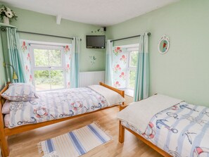 4 bedrooms, individually decorated, individually furnished, free WiFi - Greenbanks (Newport)