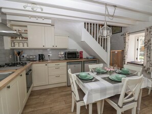Cottage | Private kitchen | Fridge, dishwasher, cookware/dishes/utensils