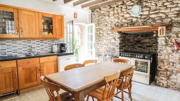 Cottage | Interior