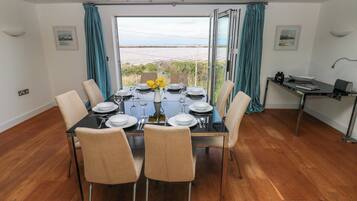 Cottage | Dining