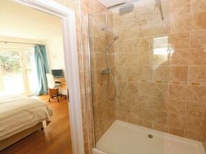 Feriehus | 4 soveværelser, individuelt design, individuel indretning, gratis Wi-Fi