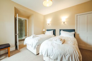 5 bedrooms, individually decorated, individually furnished, free WiFi - Lyndale (Newport)