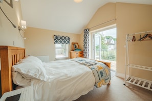 5 bedrooms, individually decorated, individually furnished, free WiFi