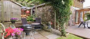 Dan Castell Cottage