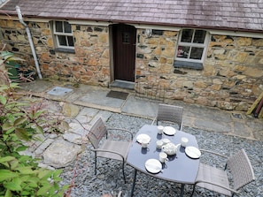 Cottage | Outdoor dining
