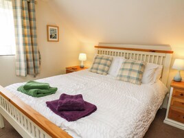 Cottage | 2 bedrooms, individually decorated, individually furnished, free WiFi