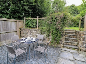 Cottage | Outdoor dining