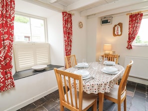 Cottage | Dining