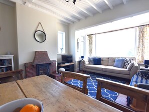 Cottage | Interior - Delyn Aur (Cardigan)