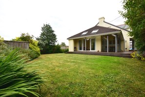 Exterior - Glan Helyg (Newport)