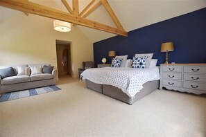 Casa de campo | 6 quartos, individualmente decorados, individualmente mobiliados