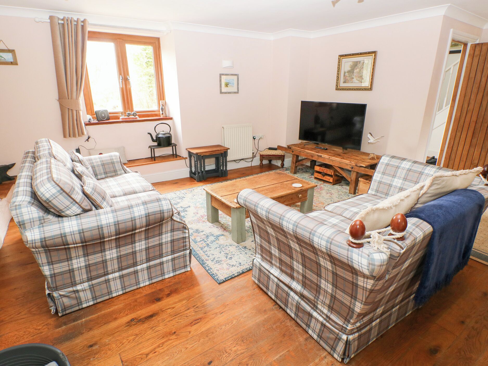 Cottage | Living area