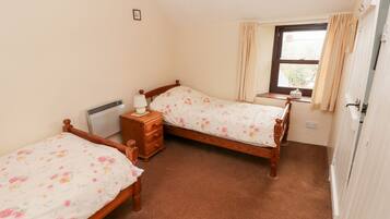 Cottage | 2 bedrooms, individually decorated, individually furnished, free WiFi