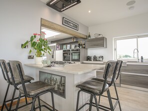 Casa de campo | Cozinha privada | Geladeira, lava-louças, chaleira elétrica, torradeira