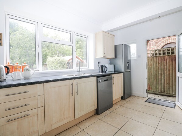 Fridge, dishwasher, electric kettle, toaster