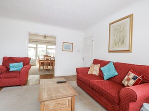 Living area - Sea Dreams (Worthing)