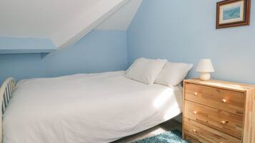 Cottage | 3 bedrooms, individually decorated, individually furnished, free WiFi