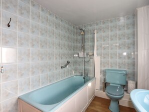 Cottage | Bathroom - The Stables (Llanerchymedd)