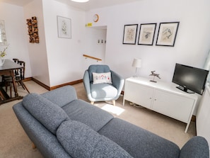 Cottage | Living area