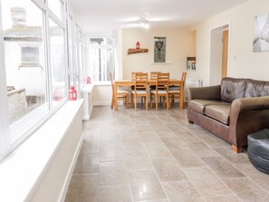 Cottage | 2 bedrooms, individually decorated, individually furnished, free WiFi - Victoria Cottage (Berwick-upon-Tweed)