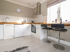 Cottage | Interior - Roughwood (Ringwood)