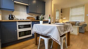 Cottage | Cuisine privée | Réfrigérateur, lave-vaisselle, bouilloire électrique