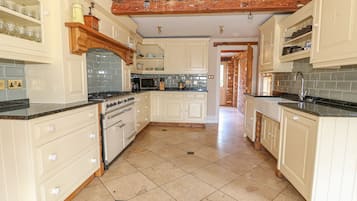 Cottage | Interior