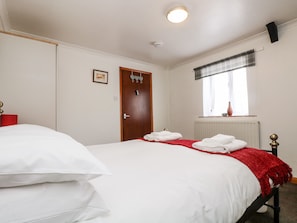 Cottage | Individually decorated, individually furnished, free WiFi