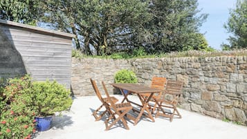 Cottage | Outdoor dining