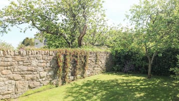 Cottage | Property grounds