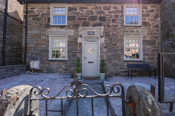 Cottage | Property grounds