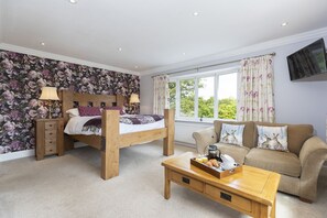 Cottage | 4 bedrooms, individually decorated, individually furnished, free WiFi - The Lodge (Middlesbrough)