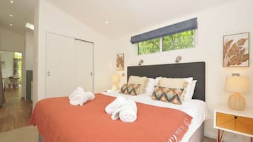 Cottage | 1 bedroom, individually decorated, individually furnished