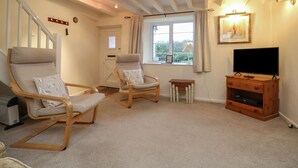 Cottage | Living area | Fireplace - 3 Rose Cottages (Looe)