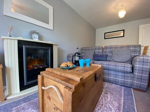 Cottage, Private Bathroom | Lounge - Passion Flower Cottage (Tenby)