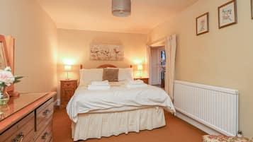 Cottage | 2 bedrooms, individually decorated, individually furnished, free WiFi
